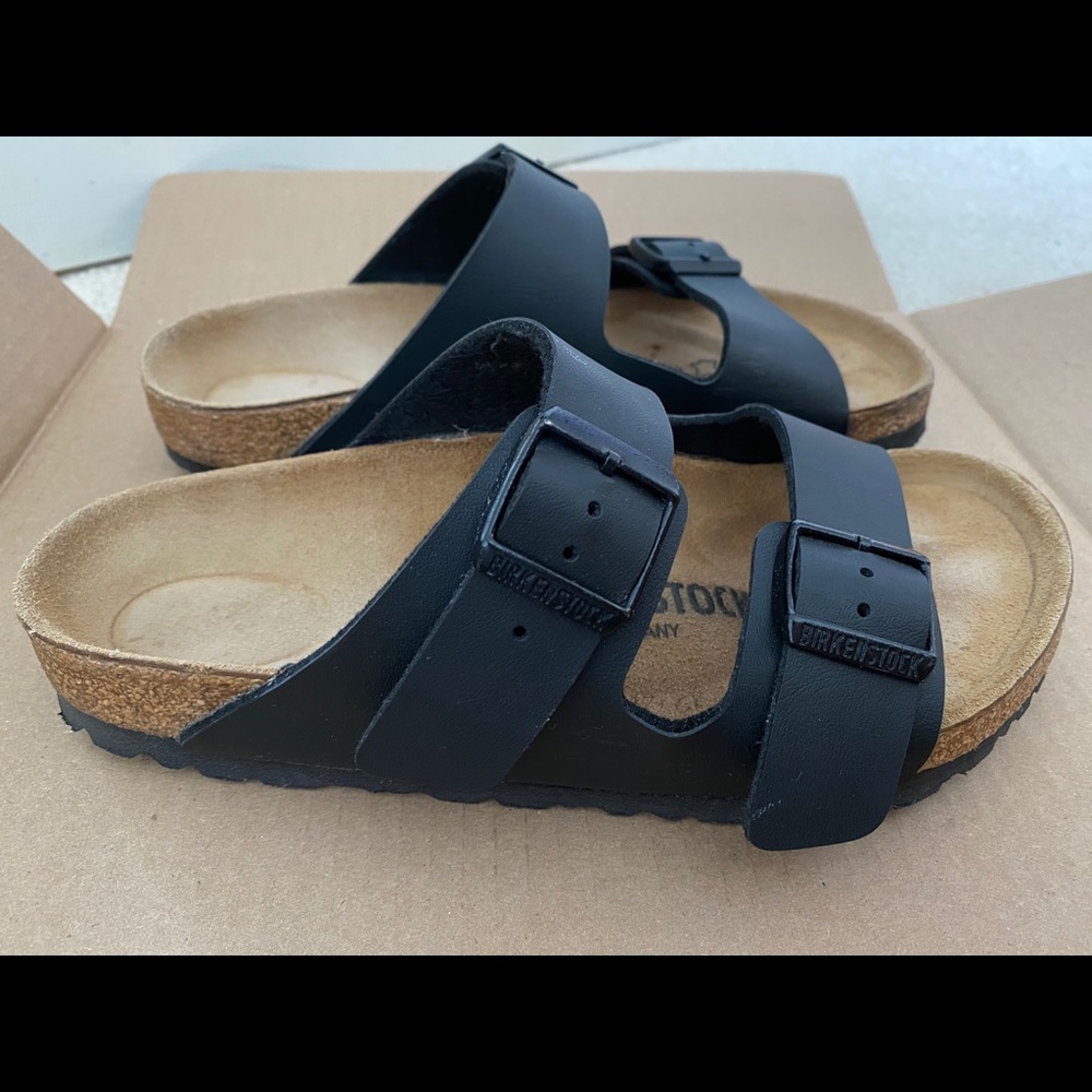 Birkenstock Women’s Black Arizona Sandals - Picture 3 of 8